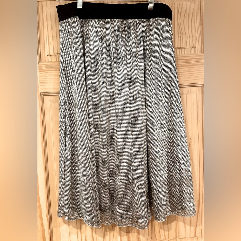 LuLaRoe Large Elegant Silver Sparkly Lola Skirt
